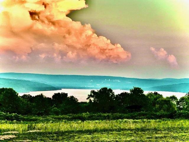 A Cayuga Lakefront Inn - Hotel Alt, Ithaca New York Екстер'єр фото