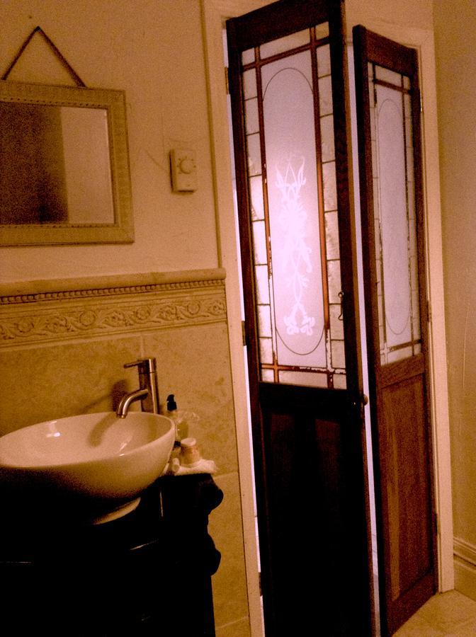 A Cayuga Lakefront Inn - Hotel Alt, Ithaca New York Екстер'єр фото