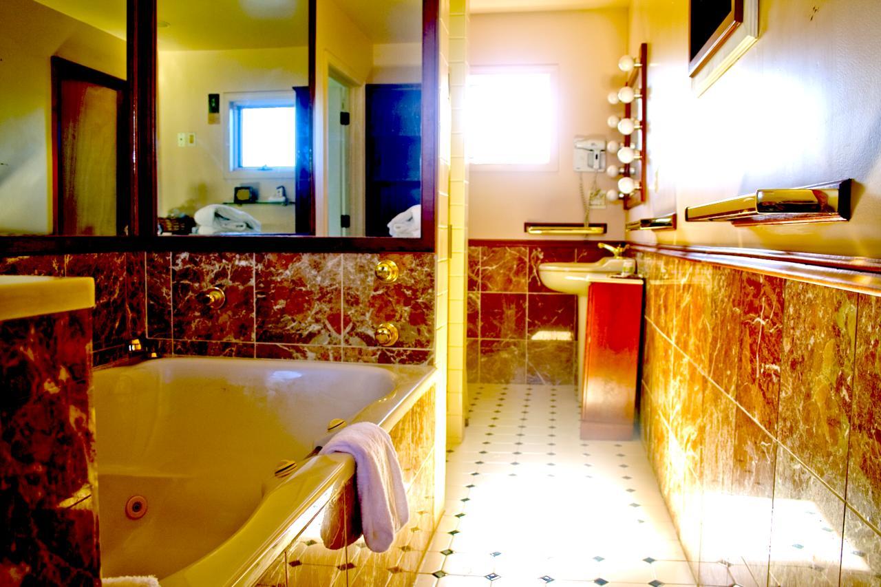 A Cayuga Lakefront Inn - Hotel Alt, Ithaca New York Екстер'єр фото
